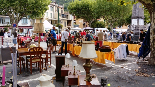 Vide grenier à Annot